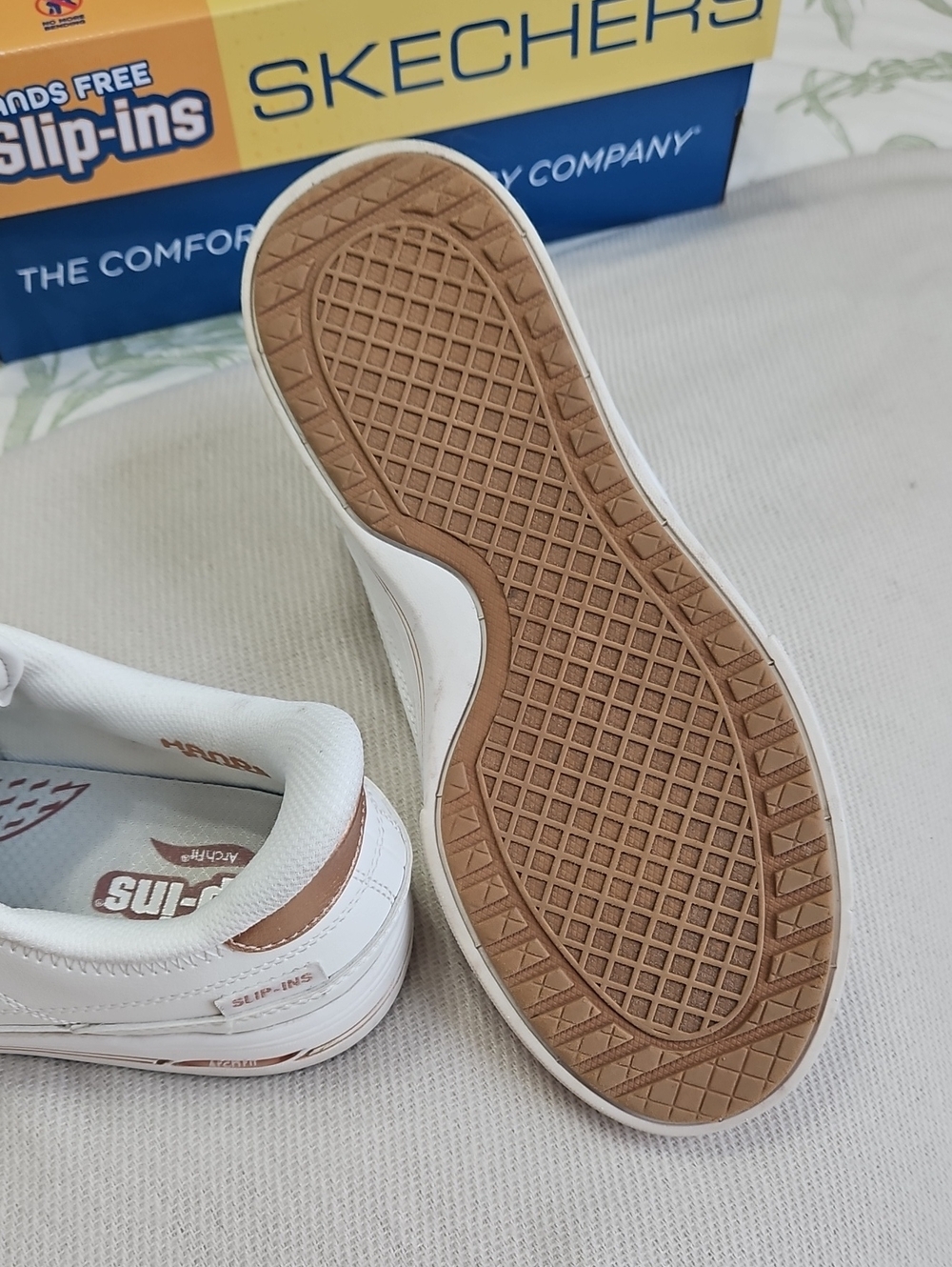 Skechers Hands Free Slip-ins - Picture 3 of 5